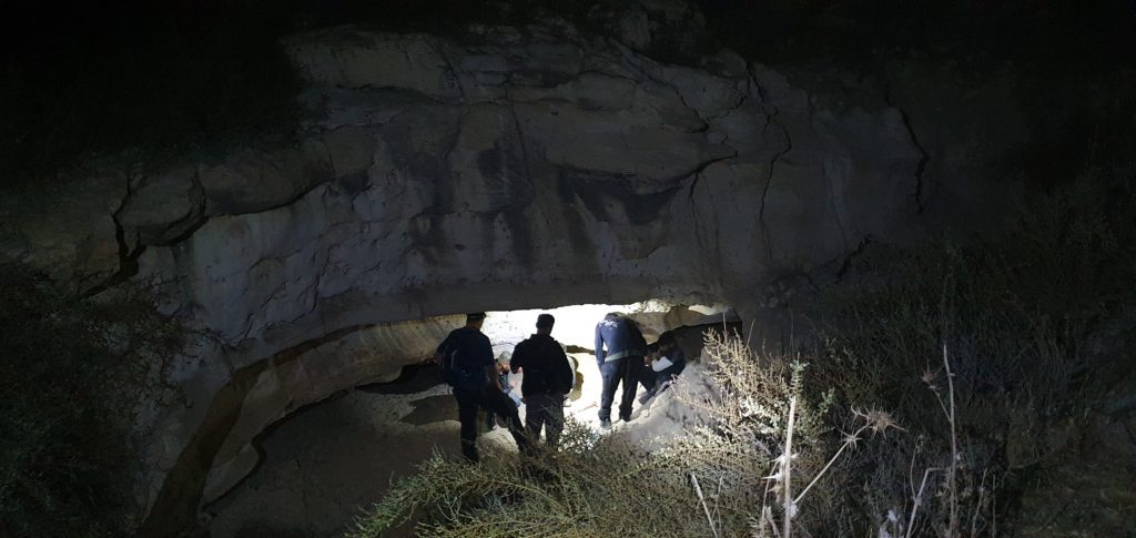 תפיסת השודדים הלילית. צילום היחידה למניעת שוד ברשות העתיקות