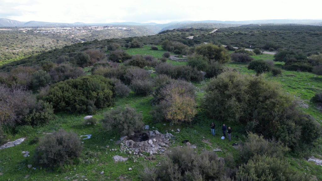 שוד העתיקות בחורבת סוגר. צילום: רוני שרון