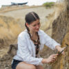 בחפירת האתר התנדבו סטודנטים מרחבי העולם. צילום יולי שוורץ, רשות העתיקות