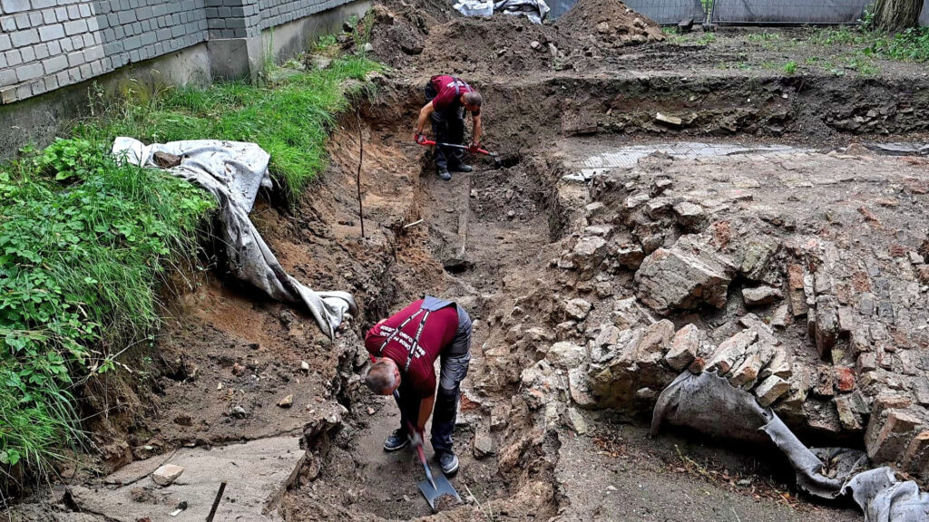 החפירה מתנהלת בצוות של ארכיאולוגים ישראלים וליטאים. צילום רשות העתיקות